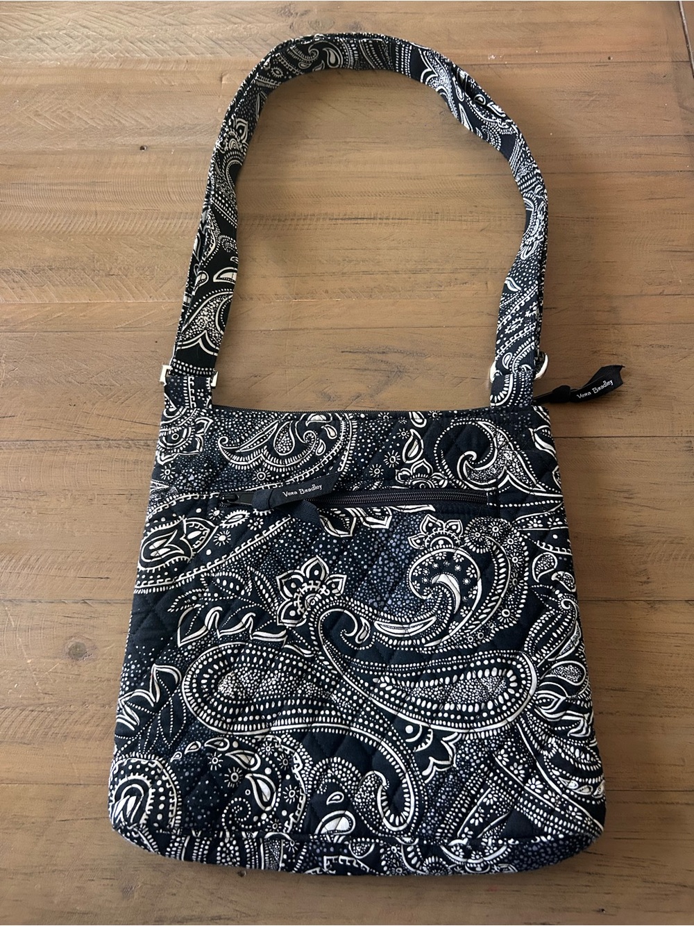 Vera Bradley Black & White Paisley Quilted Crossbody Shoulder Bag - Picture 5 of 7